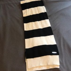 MK scarf